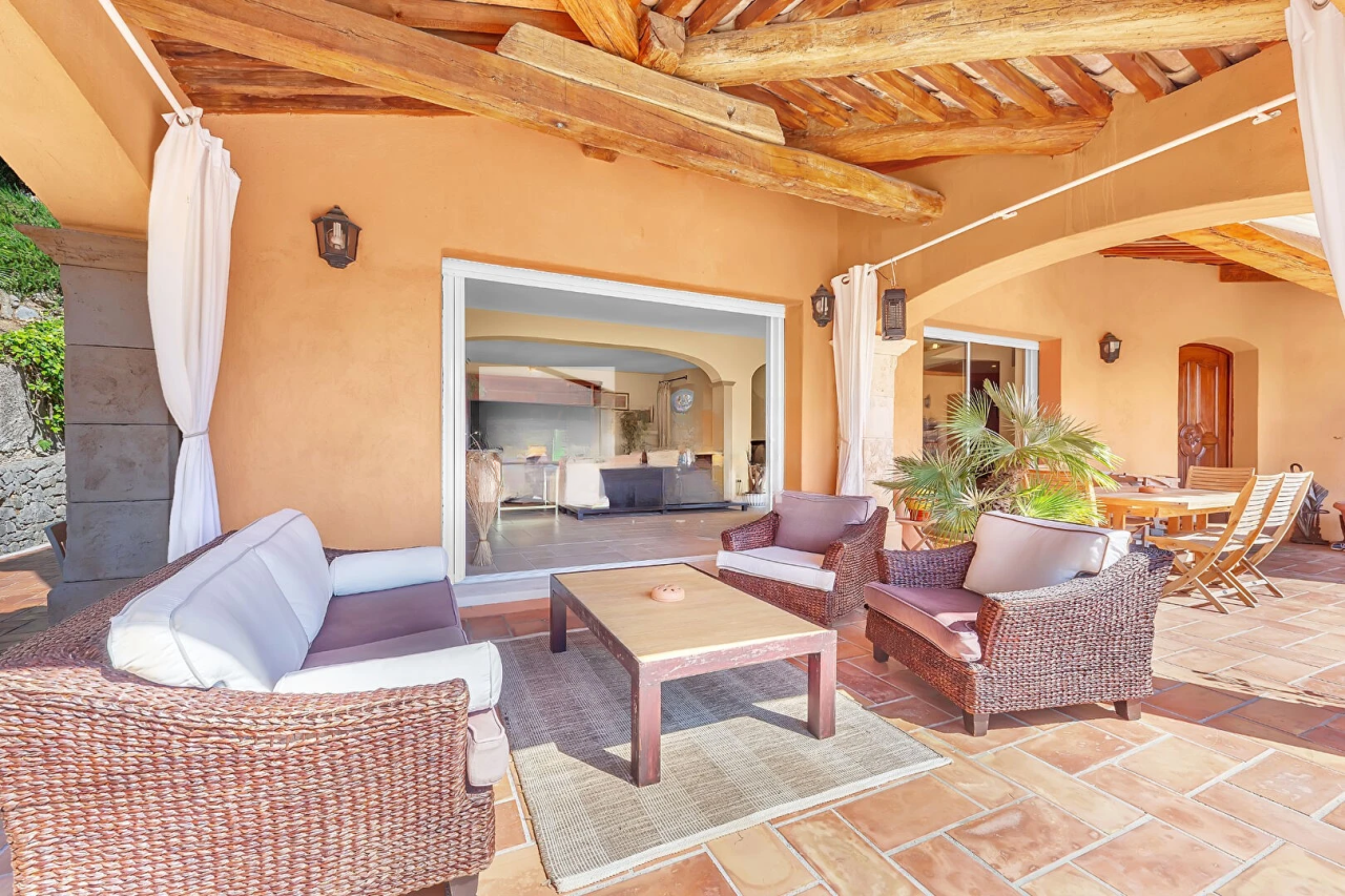 Flat in Cannes, France, 228 m² - picture 3
