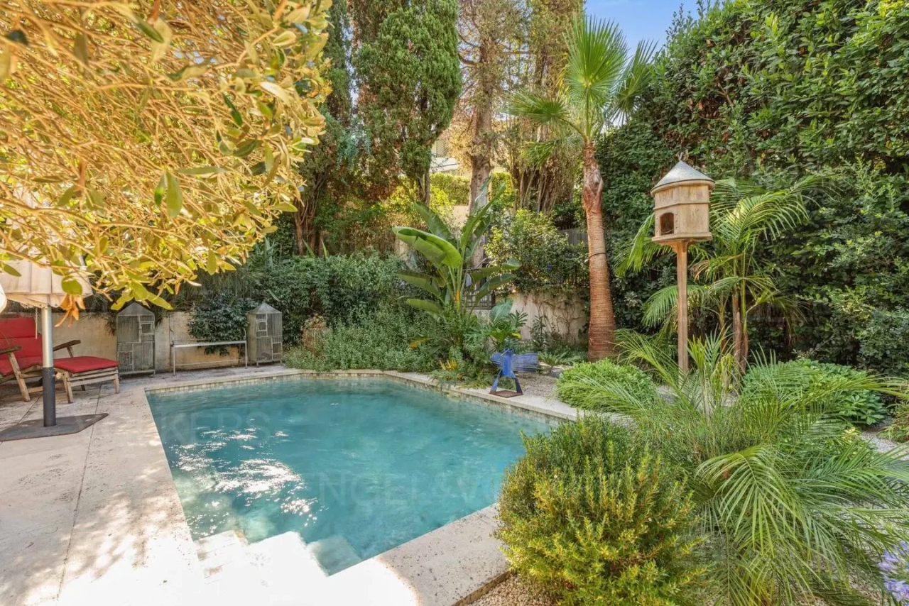 Flat in Cannes, France, 232 m² - picture 3