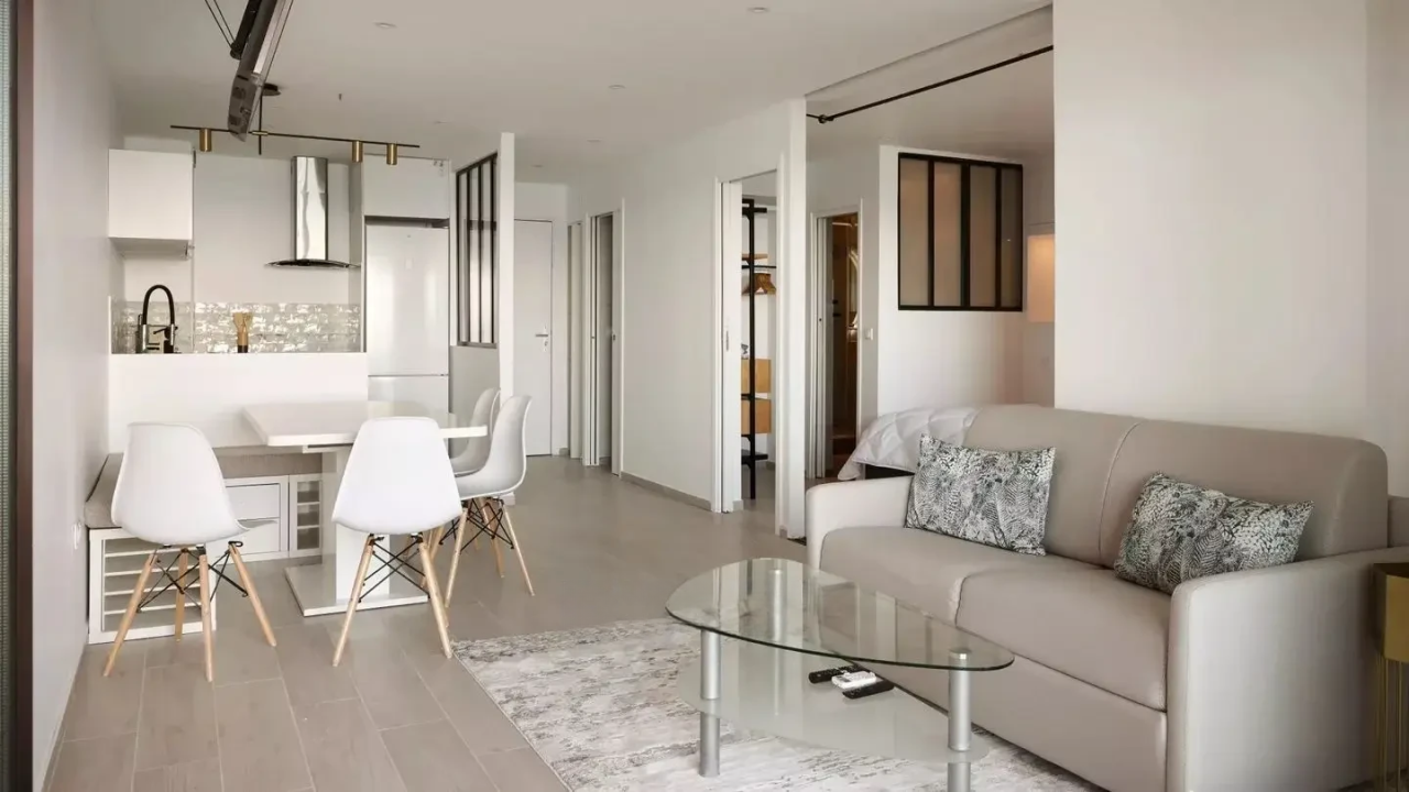 Flat in Cannes, France, 41 m² - picture 3