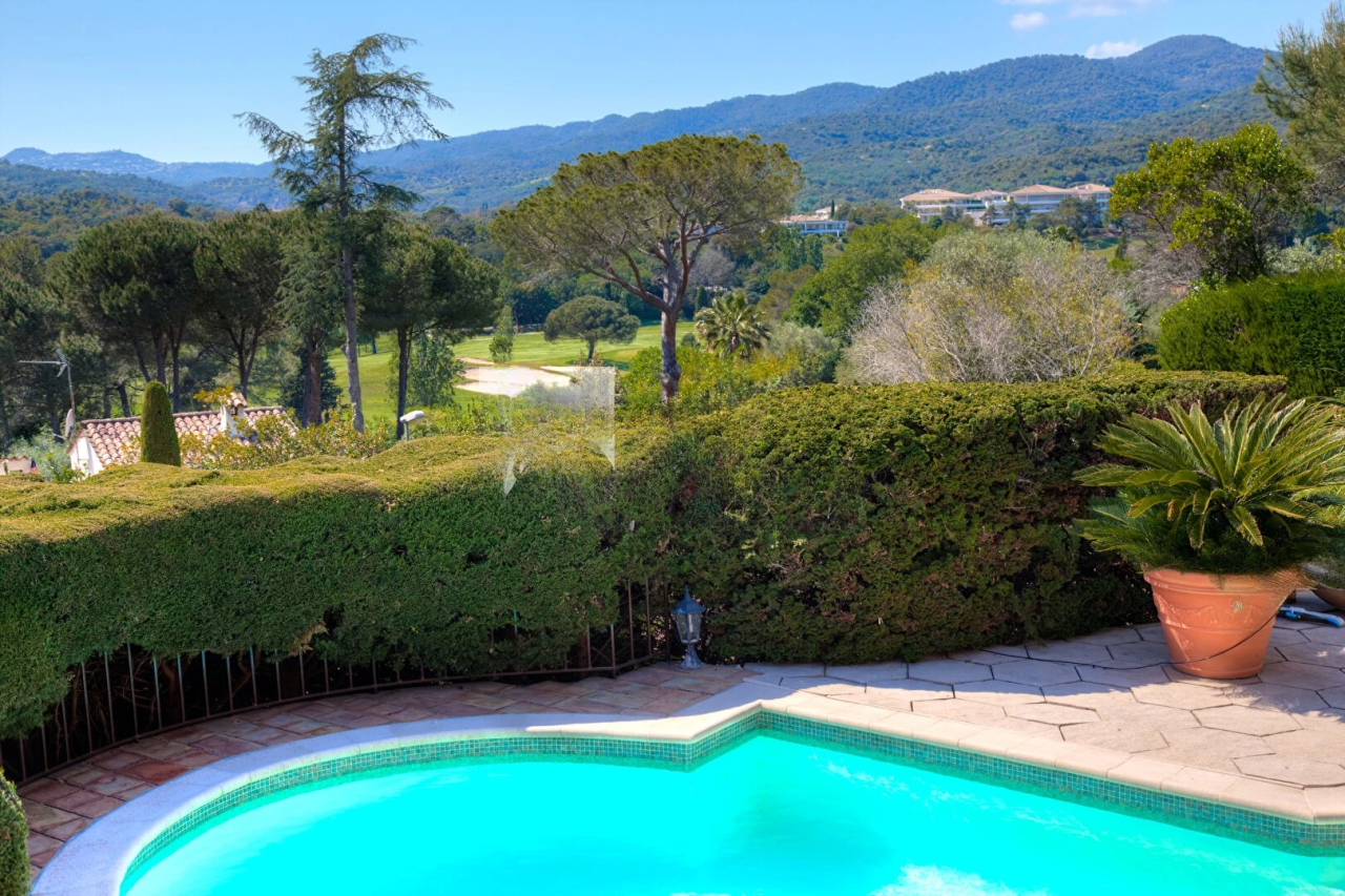 Flat in Cannes, France, 228 m² - picture 4