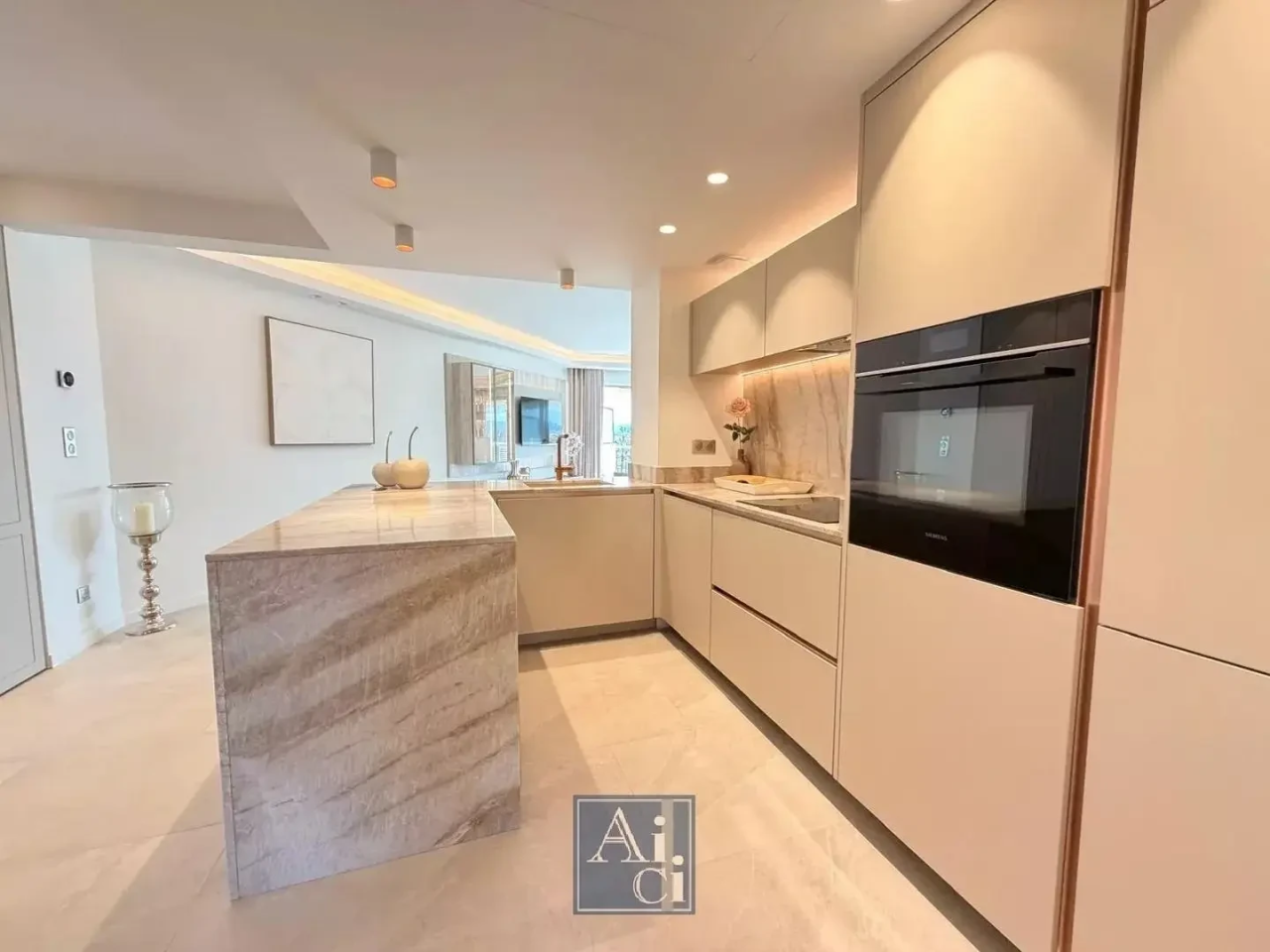 Flat in Cannes, France, 95 m² - picture 7