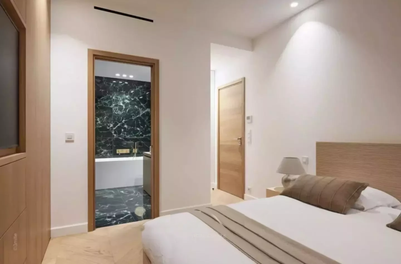 Flat in Cannes, France, 110 m² - picture 7