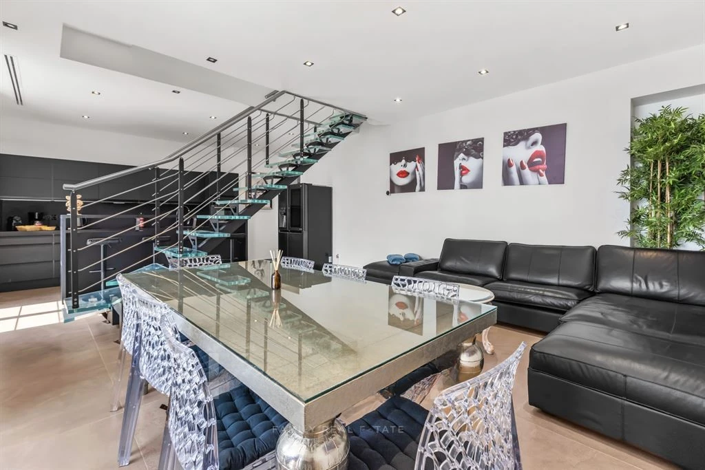 House in Cannes, France, 150 m² - picture 8