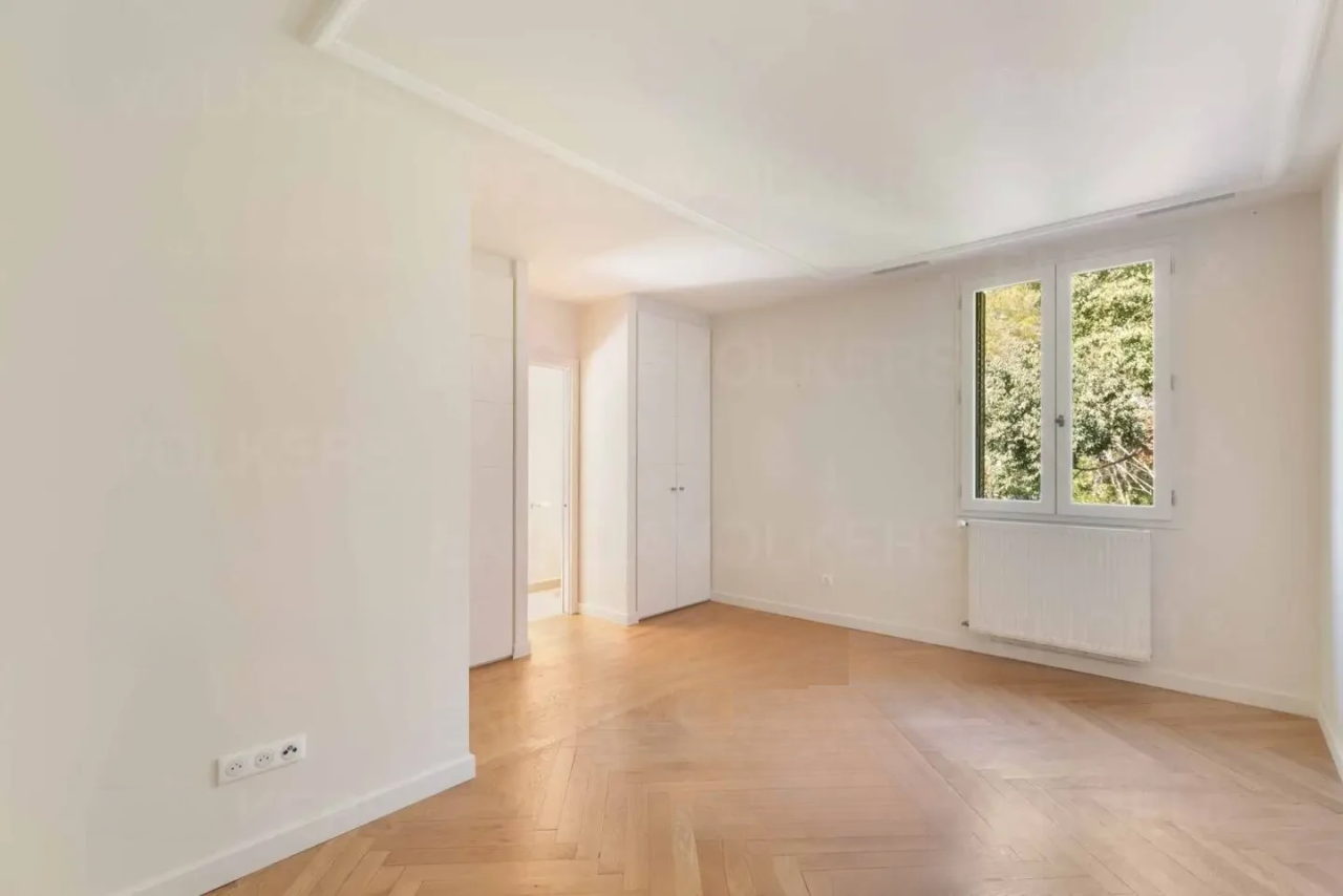 Flat in Cannes, France, 232 m² - picture 9
