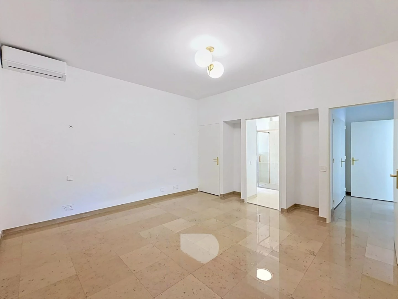 Flat in Cannes, France, 137 m² - picture 10