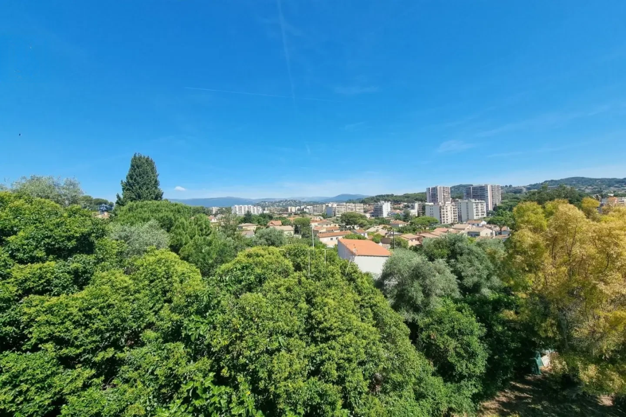 Flat in Cannes, France, 67 m² - picture 10