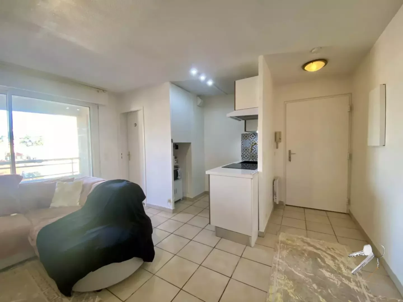 Flat in Cannes, France, 45 m² - picture 11