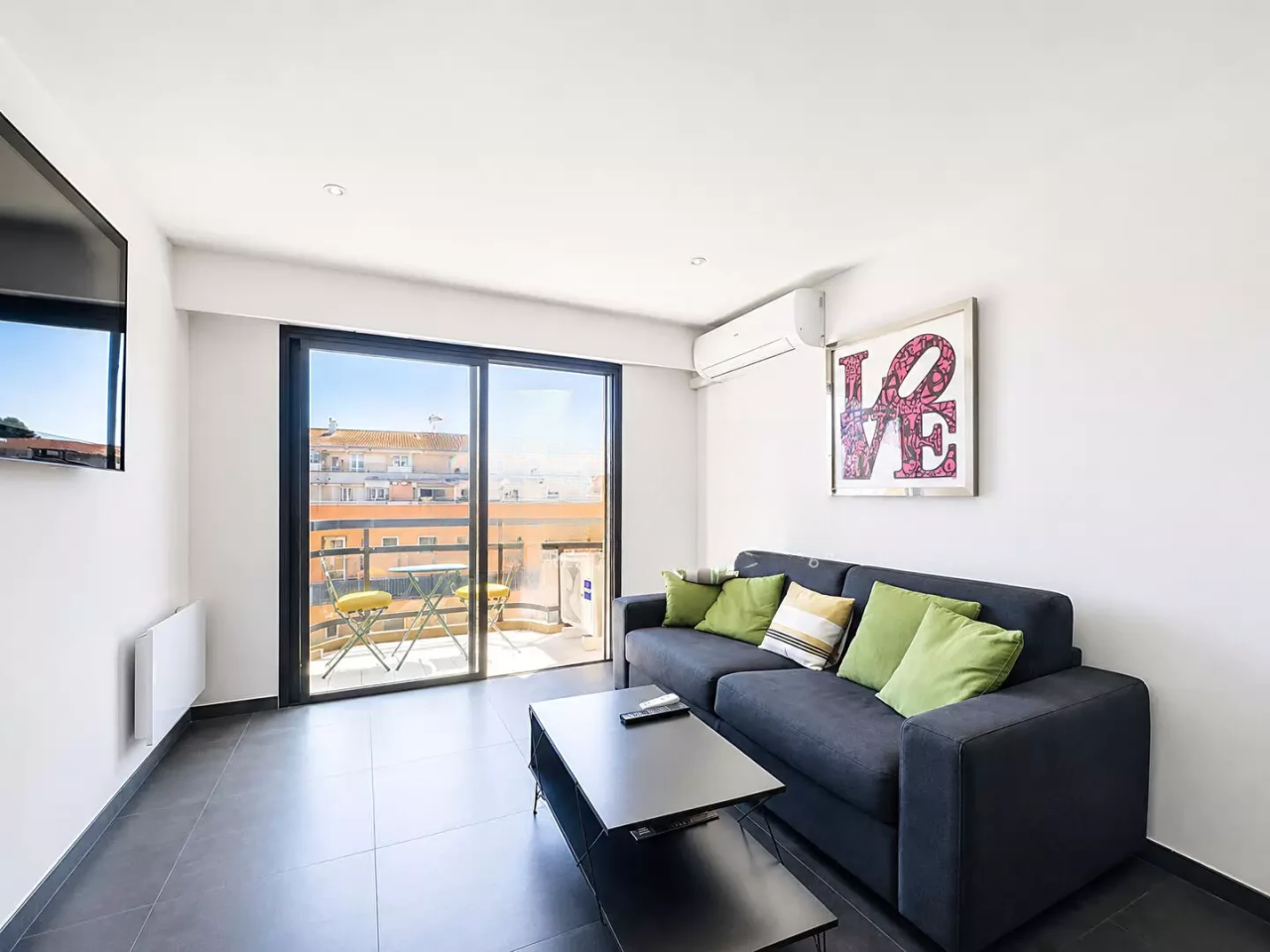 Flat in Cannes, France, 56 m² - picture 11