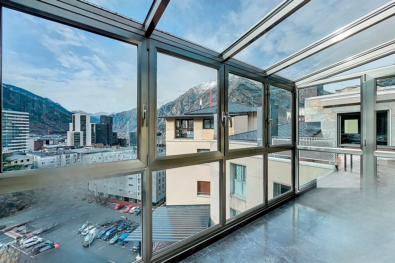 Flat in Les Escaldes, Andorra, 215 m² - picture 12