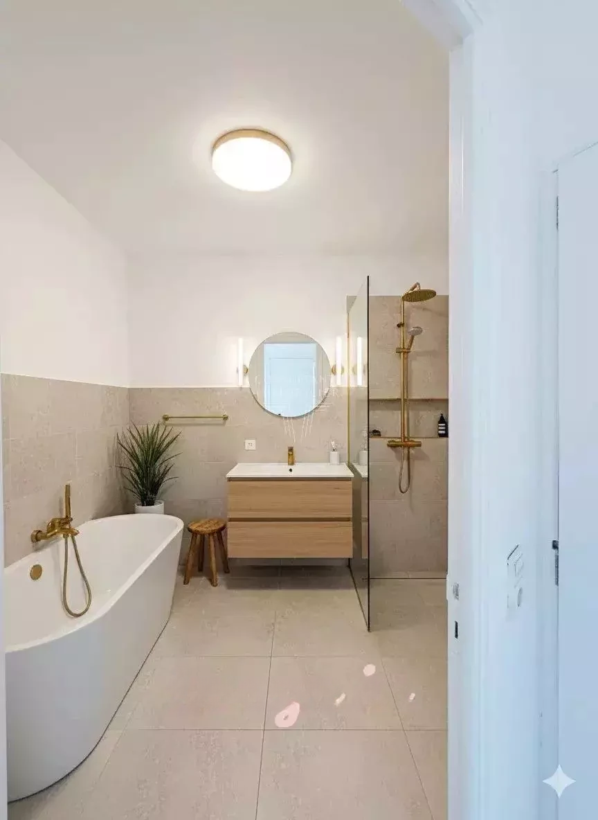 Flat in Cannes, France, 42 m² - picture 14