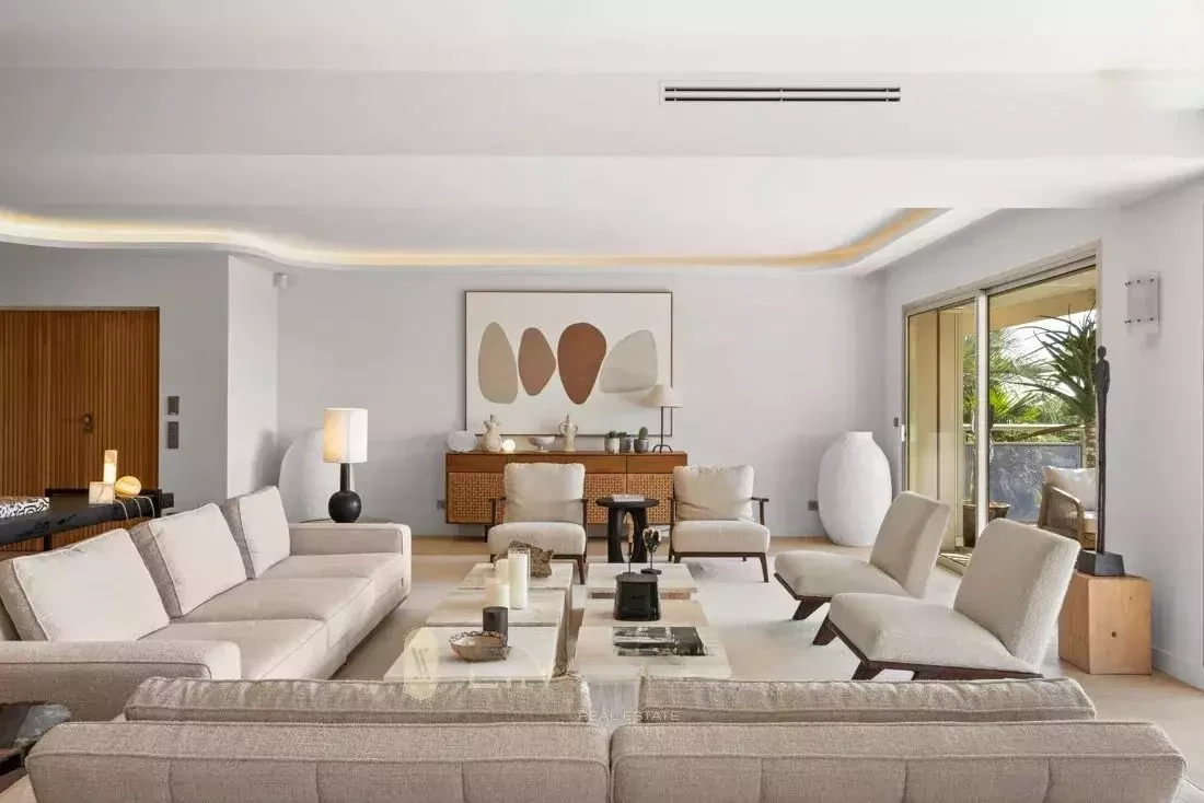 Flat in Cannes, France, 315 m² - picture 14