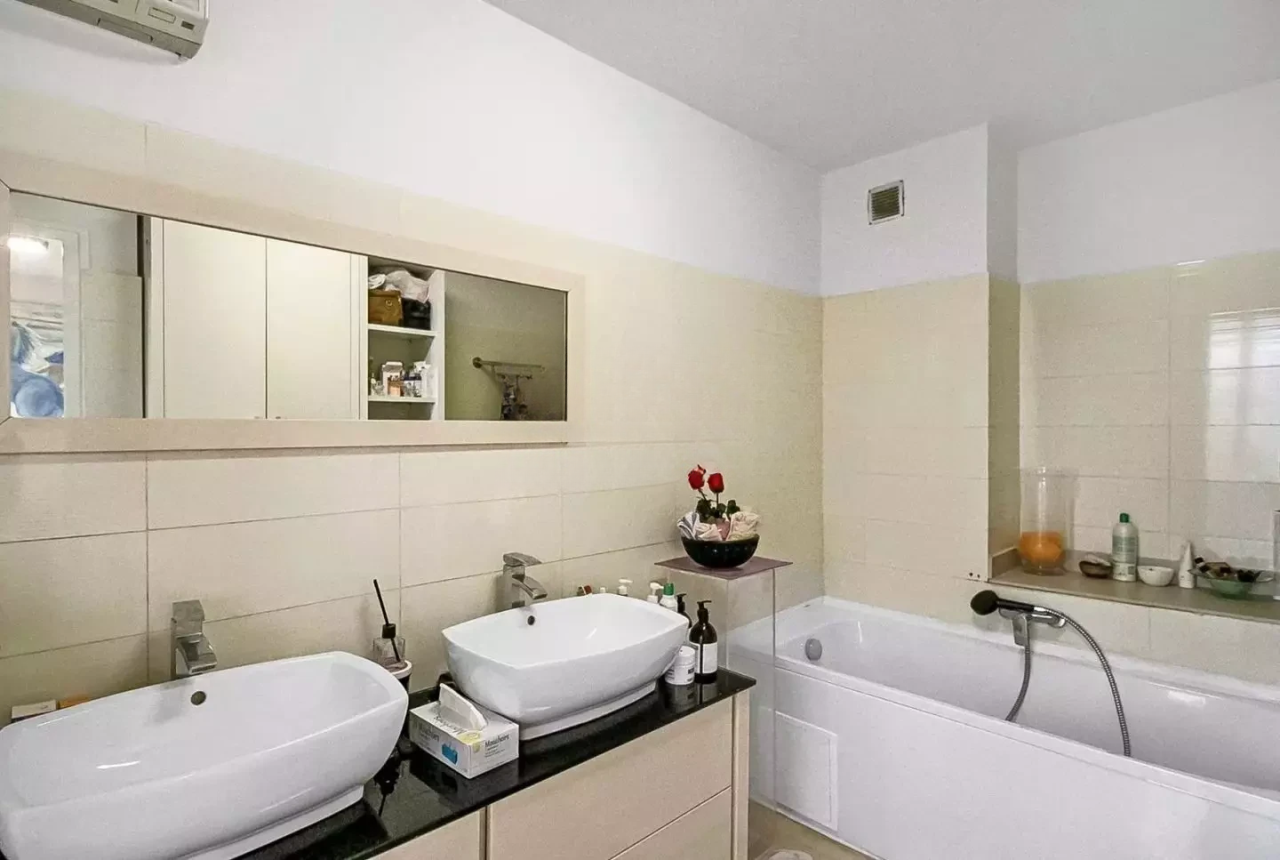 Flat in Cannes, France, 132 m² - picture 15