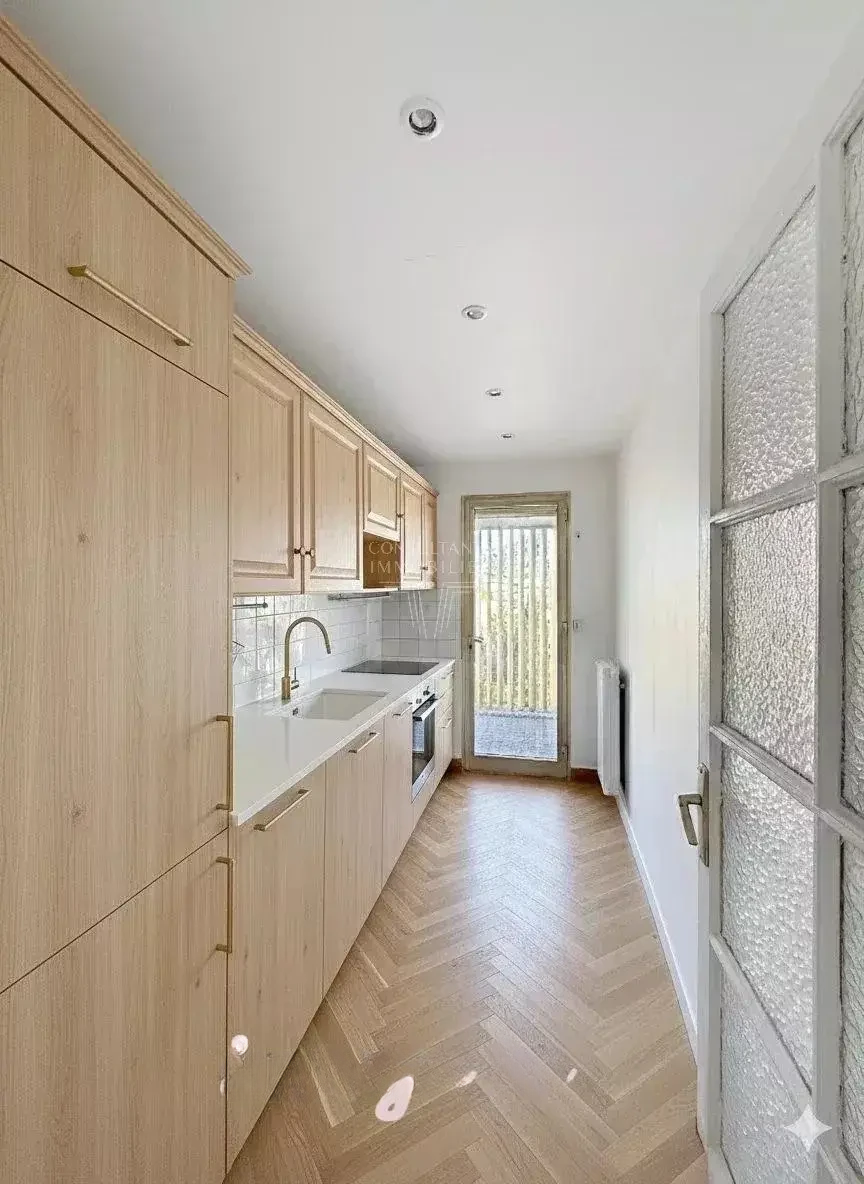 Flat in Cannes, France, 42 m² - picture 16