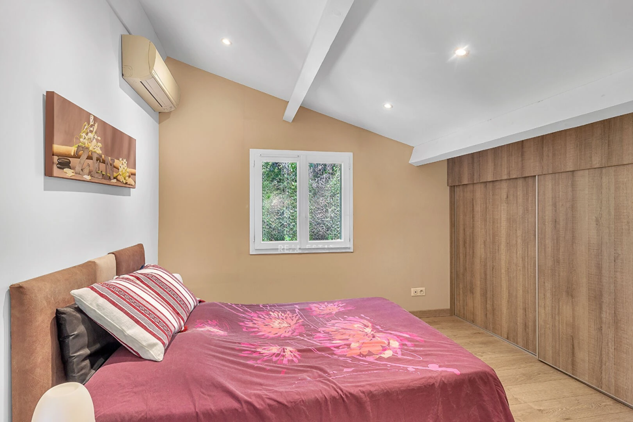 Flat in Cannes, France, 175 m² - picture 17