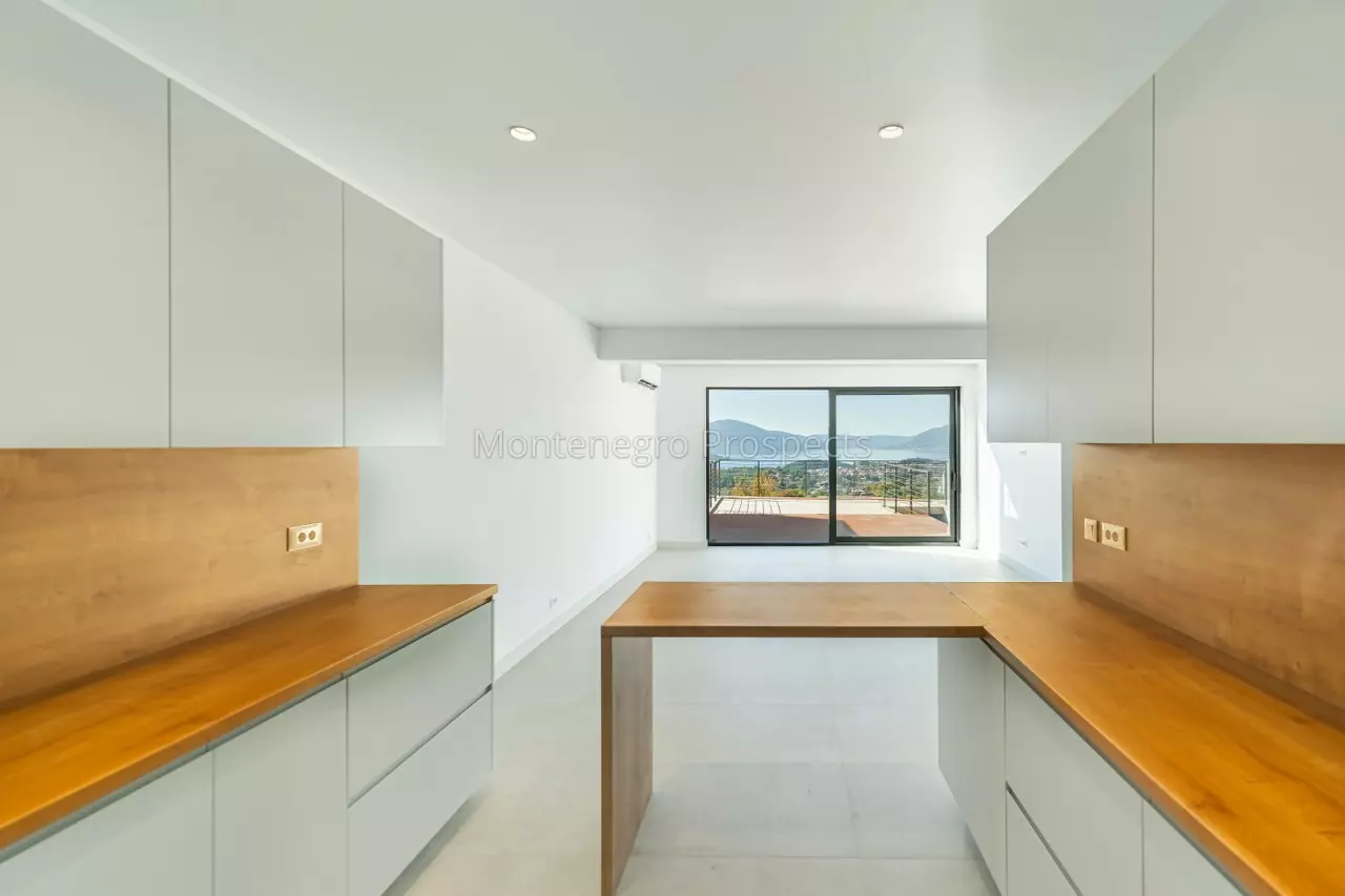 Townhouse in Kavac, Montenegro, 130 m² - picture 1