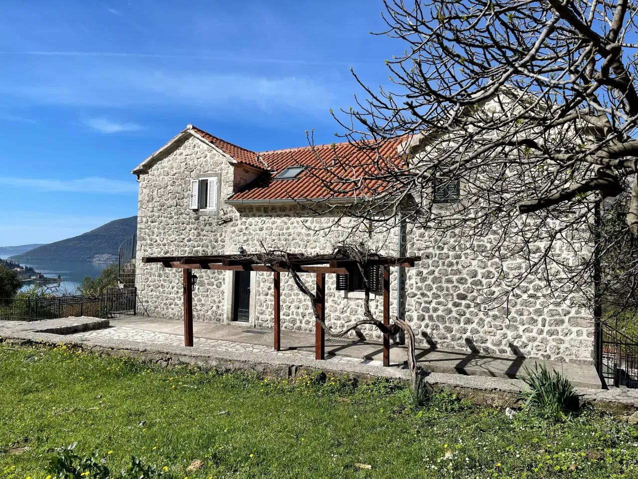 House in Risan, Montenegro, 208 m² - picture 9