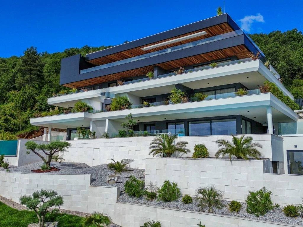 Appartamento a Opatija, Croazia, 217 m² - foto 1