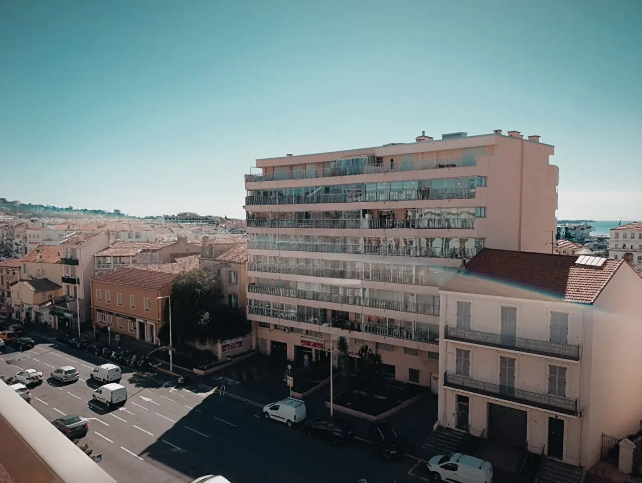 Flat in Cannes, France, 84 m² - picture 3