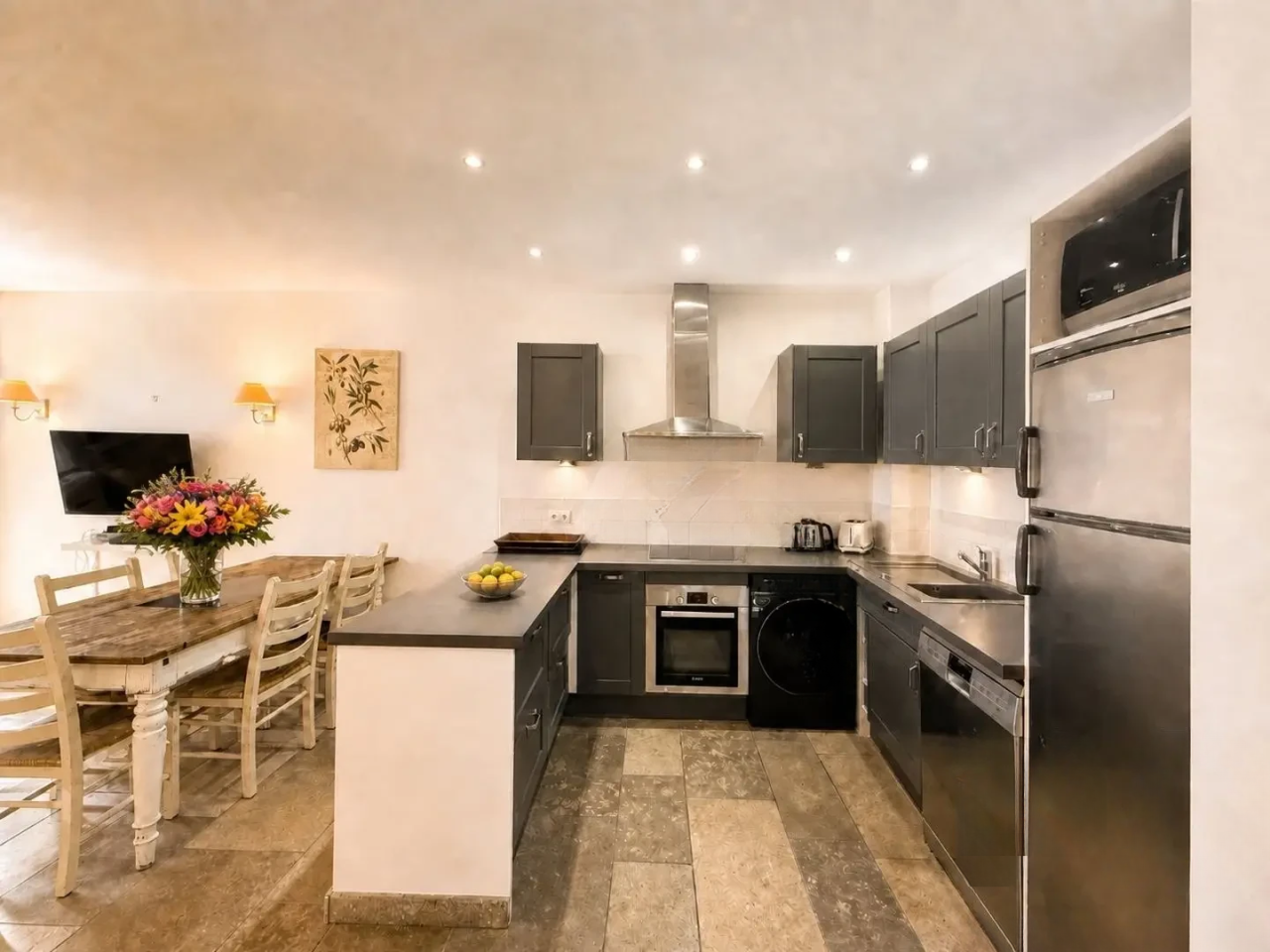 Flat in Cannes, France, 62 m² - picture 3