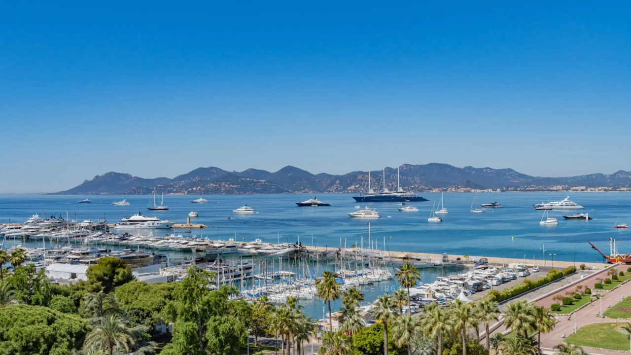 Flat in Cannes, France, 120 m² - picture 4