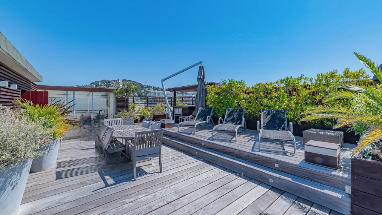 Flat in Cannes, France, 120 m² - picture 7