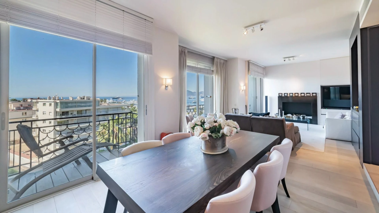Flat in Cannes, France, 120 m² - picture 8
