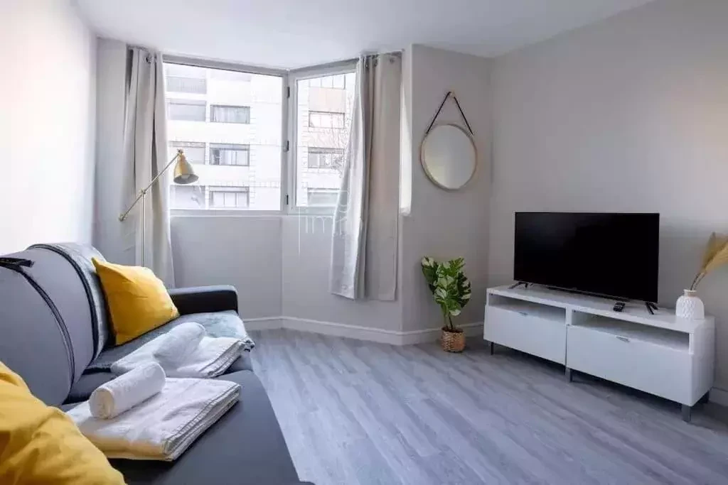 Flat in Cannes, France, 21 m² - picture 11