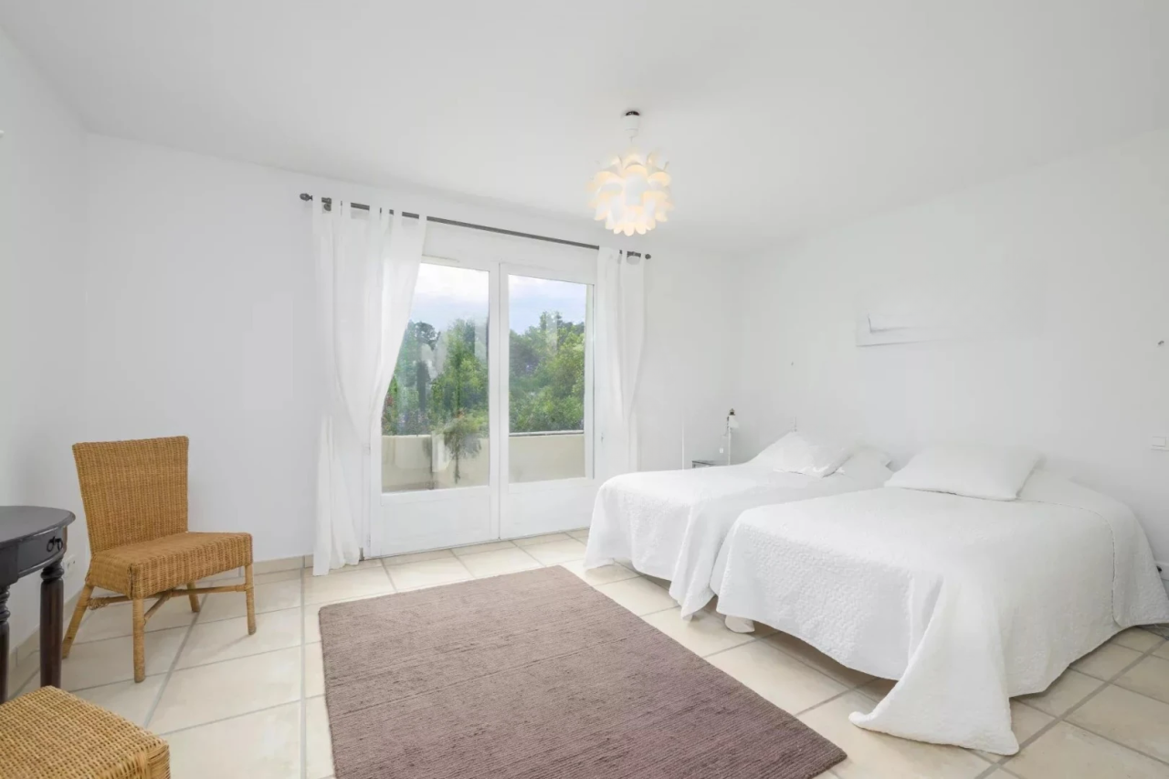 Flat in Cannes, France, 297 m² - picture 16