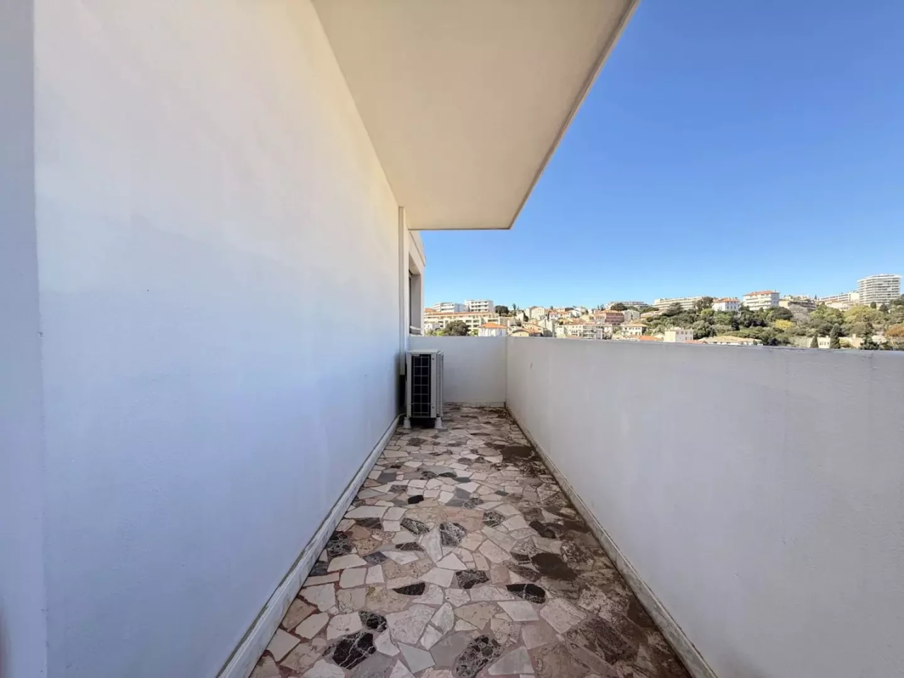 House in Cannes, France, 85 m² - picture 18