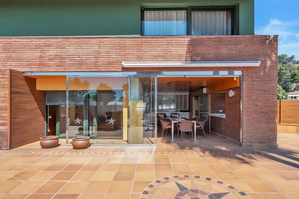 Haus in Costa Brava, Spanien, 330 m² - Foto 2