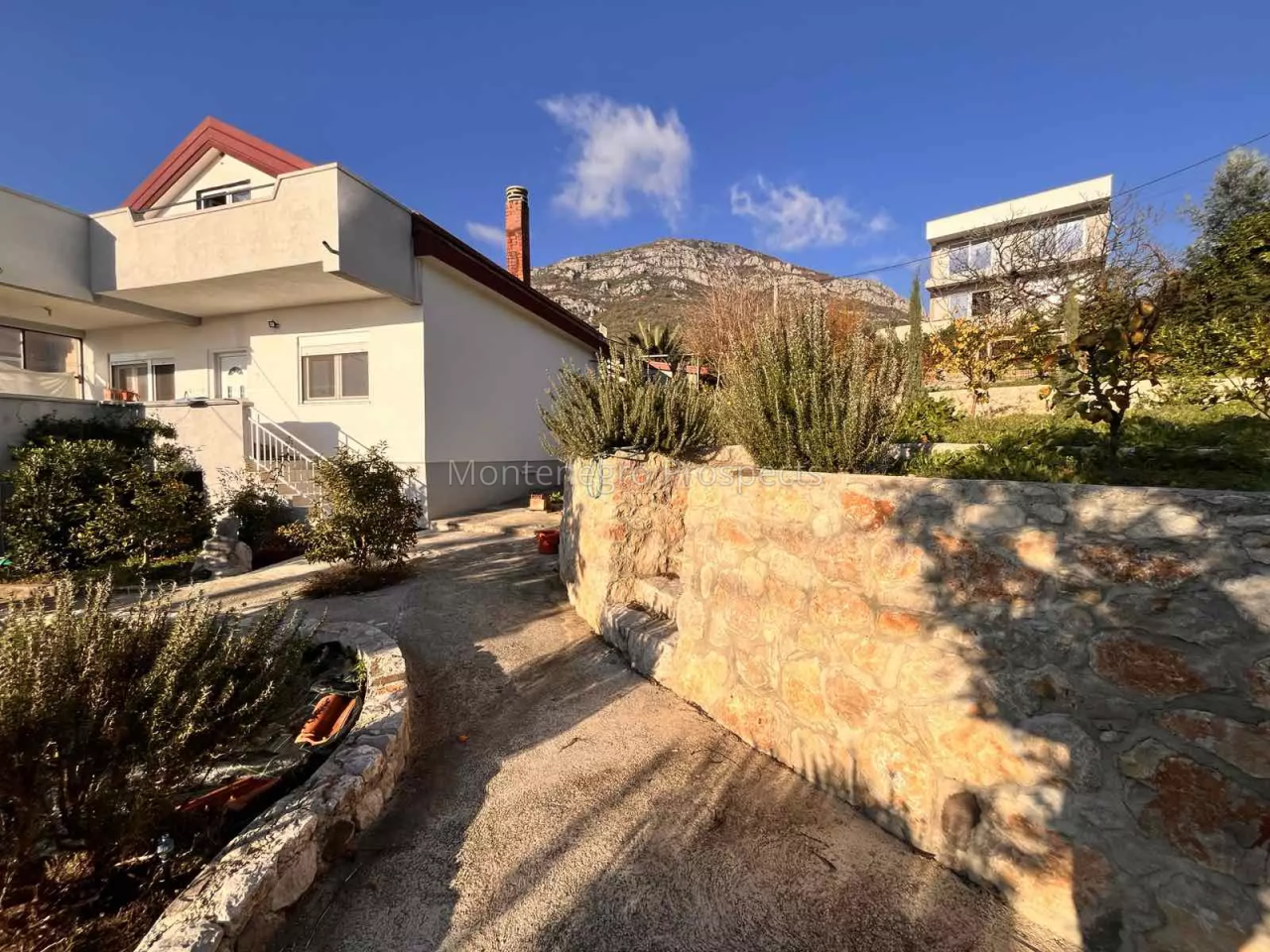 House in Bar, Montenegro, 158 m² - picture 1