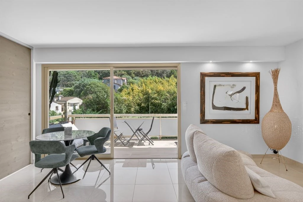 Flat in Cannes, France, 70 m² - picture 15