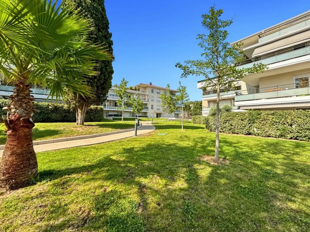 Flat in Cannes, France, 40 m² - picture 1