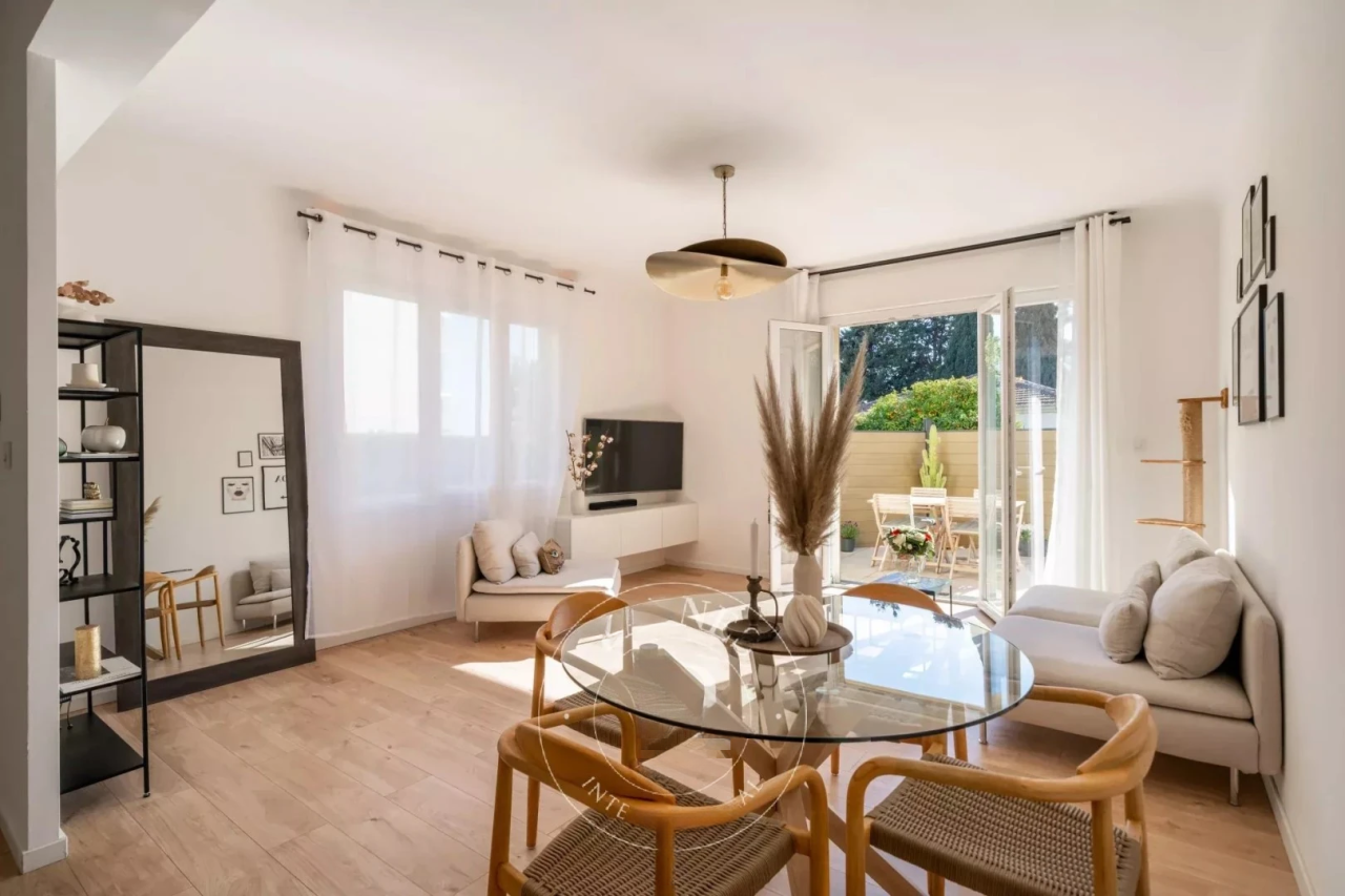 House in Cannes, France, 94 m² - picture 1