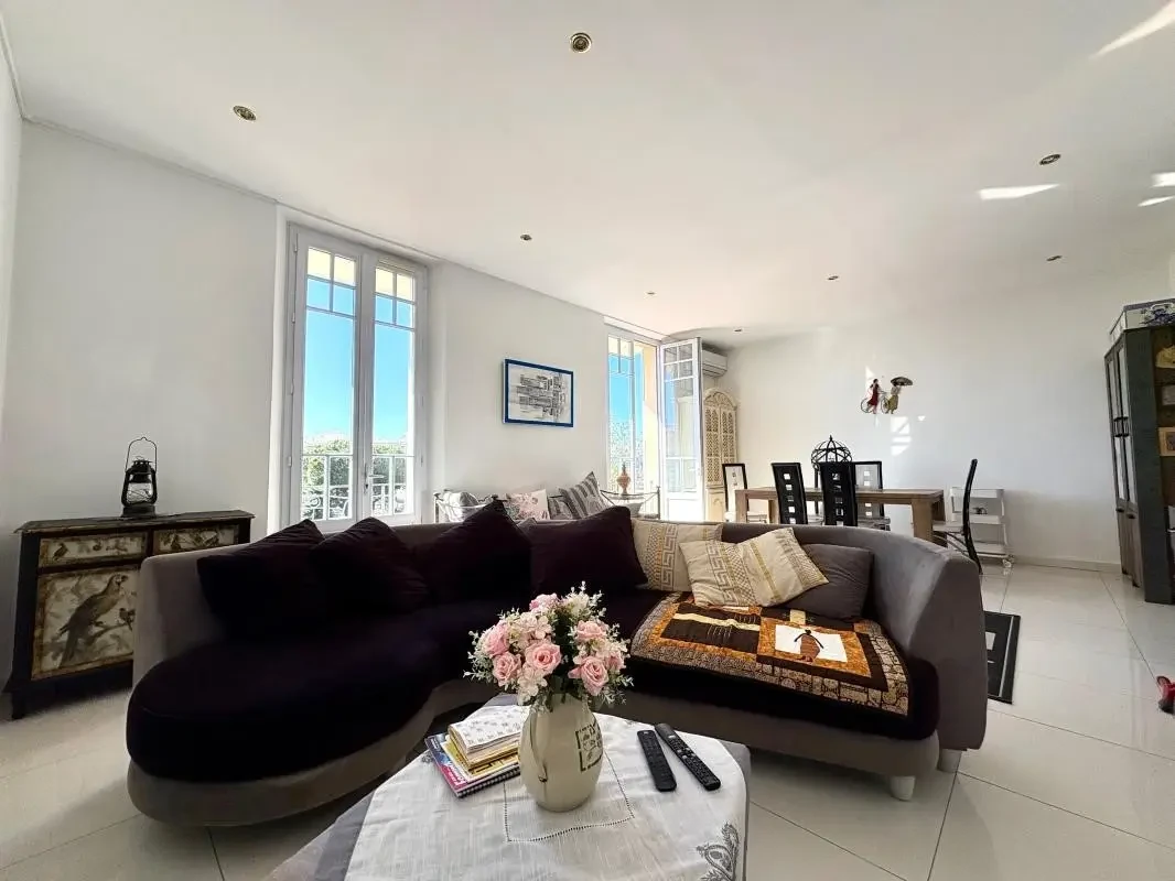 Flat in Cannes, France, 67 m² - picture 3