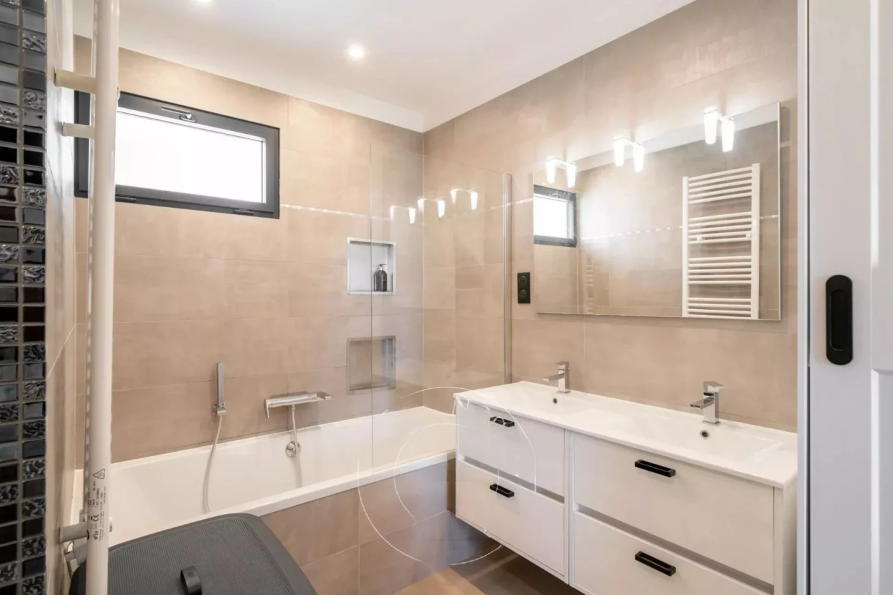 Flat in Cannes, France, 88 m² - picture 6
