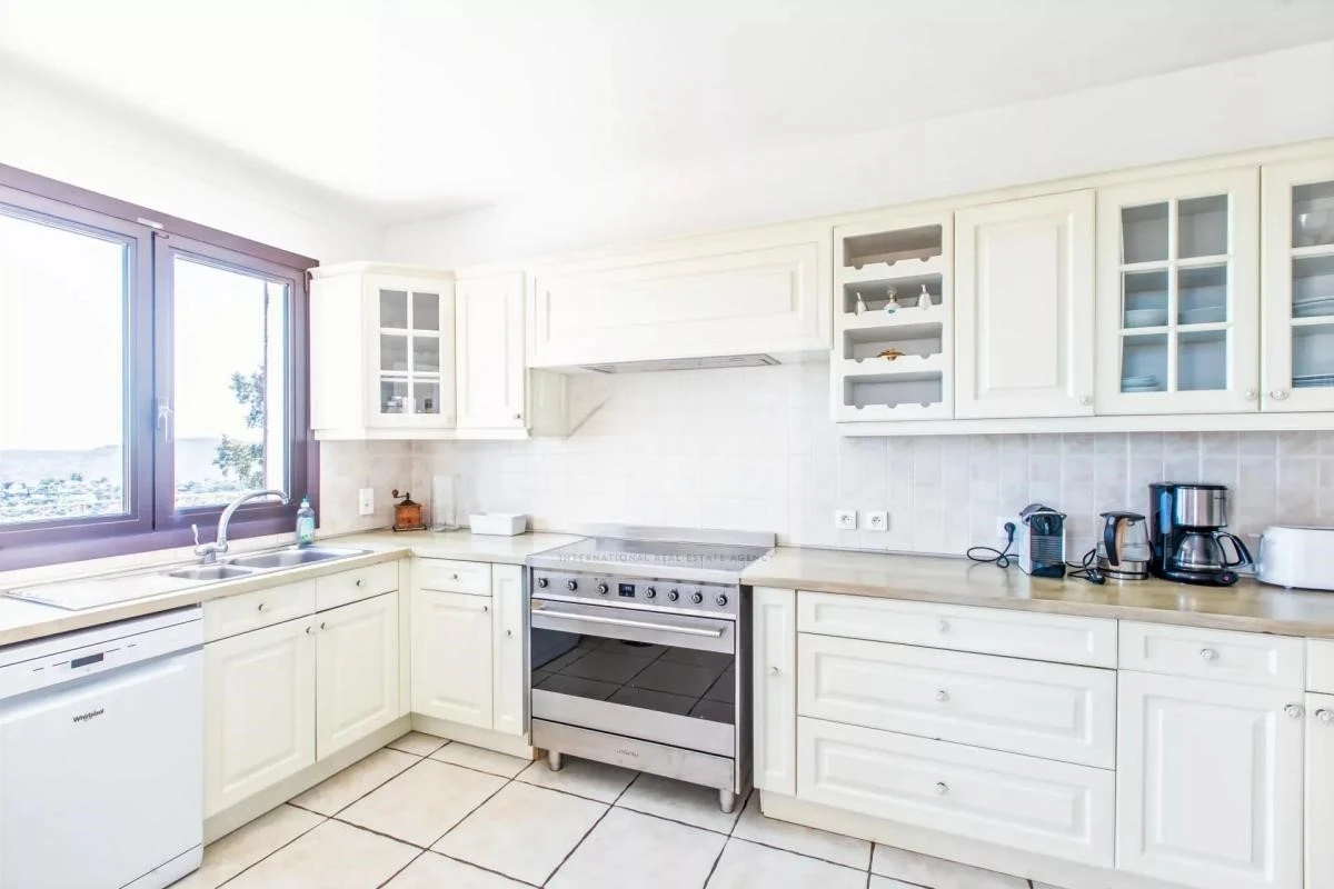 Flat in Cannes, France, 265 m² - picture 7