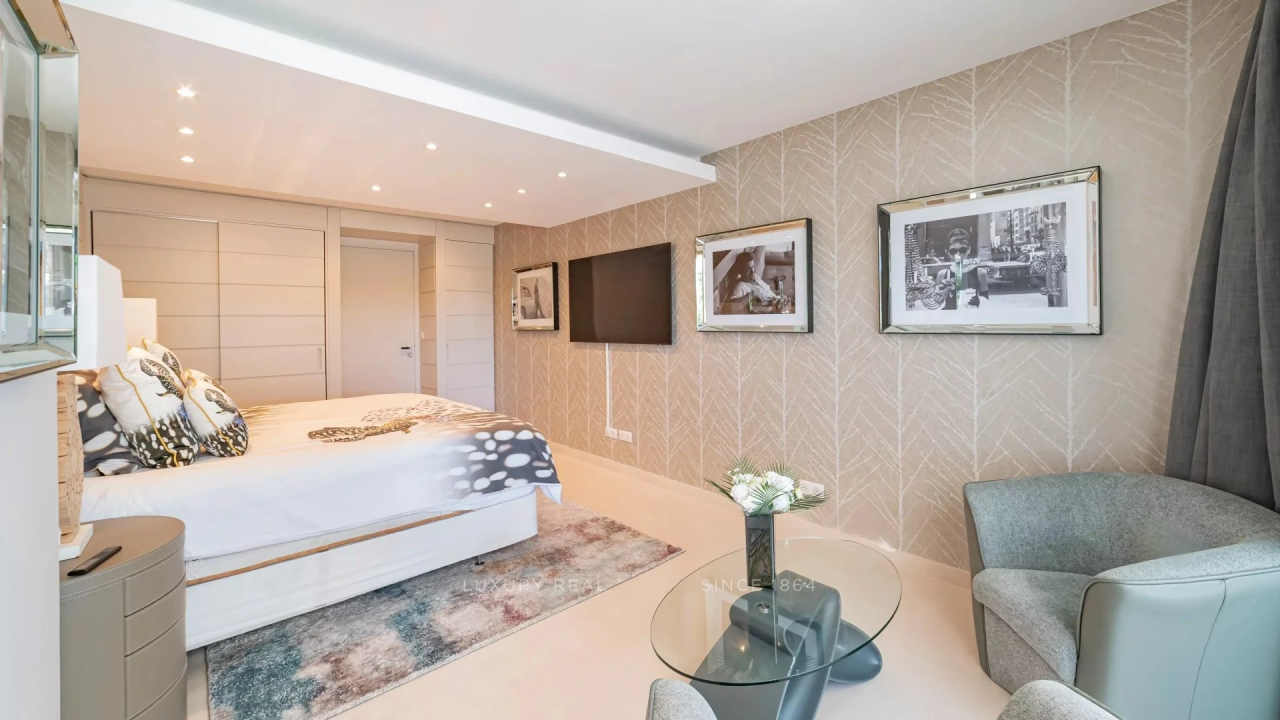 Flat in Cannes, France, 83 m² - picture 10