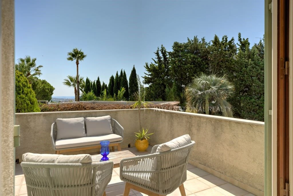Flat in Cannes, France, 320 m² - picture 11