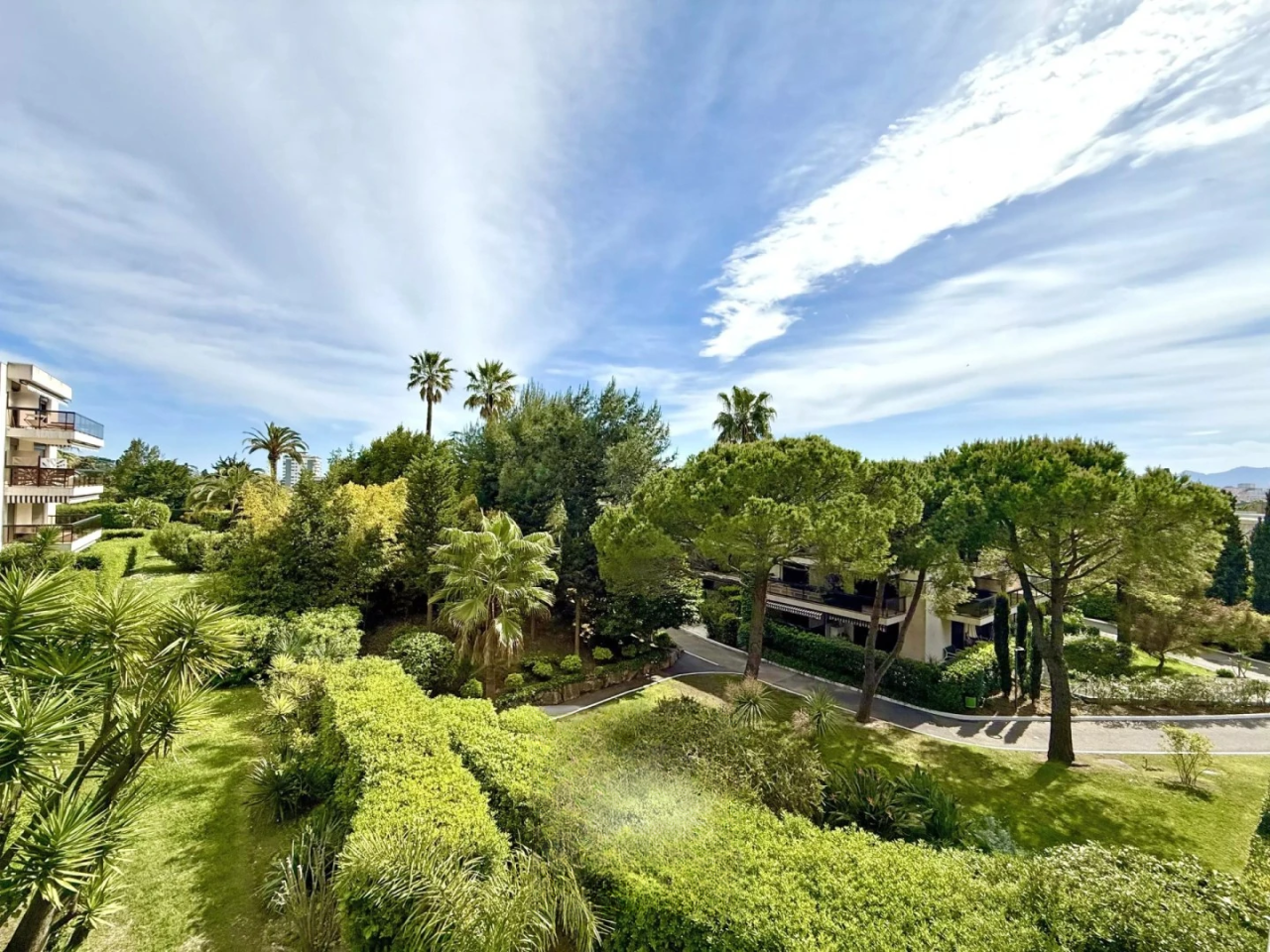 Flat in Cannes, France, 84 m² - picture 12