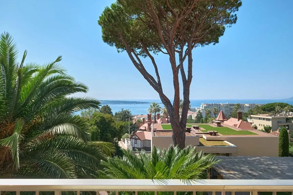 Flat in Cannes, France, 121 m² - picture 16