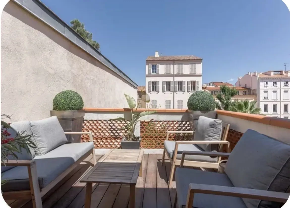 Flat in Cannes, France, 70 m² - picture 1