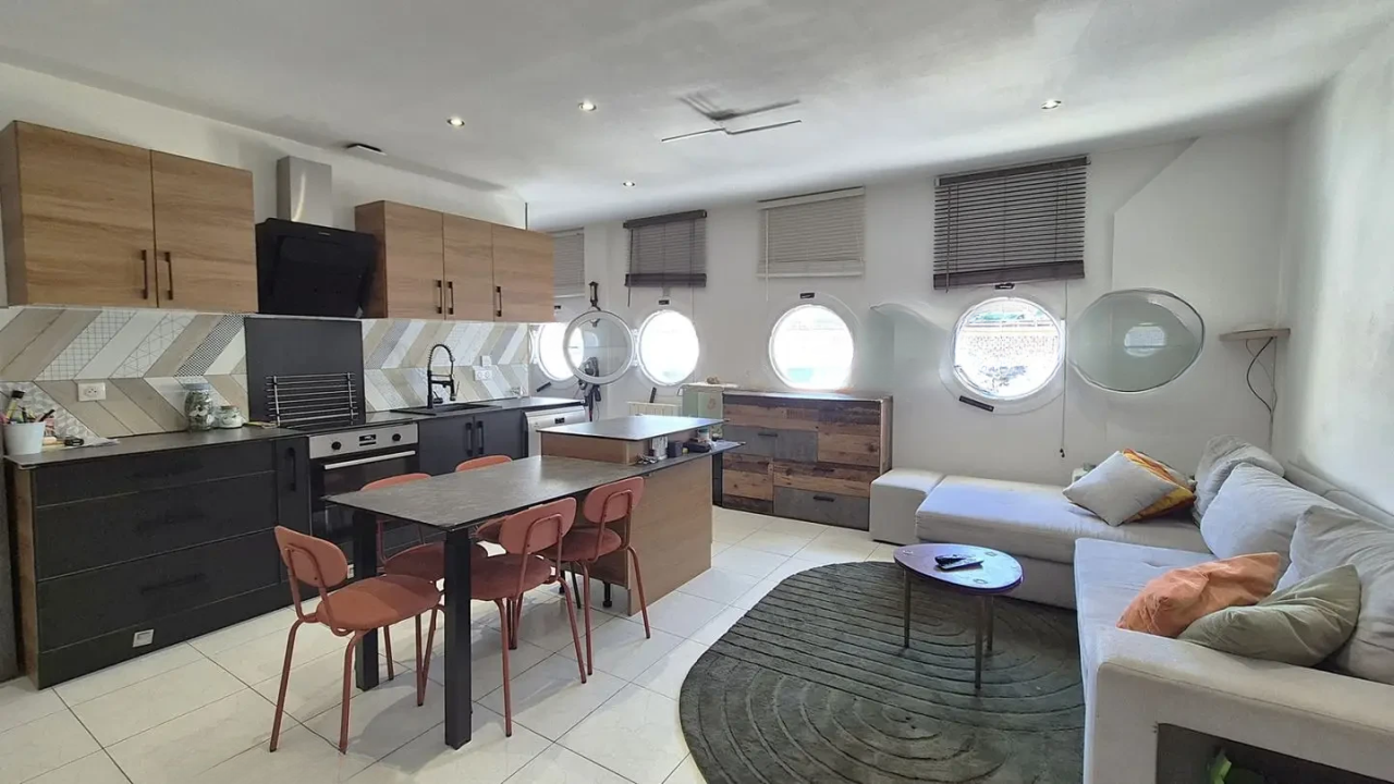 Flat in Cannes, France, 62 m² - picture 1
