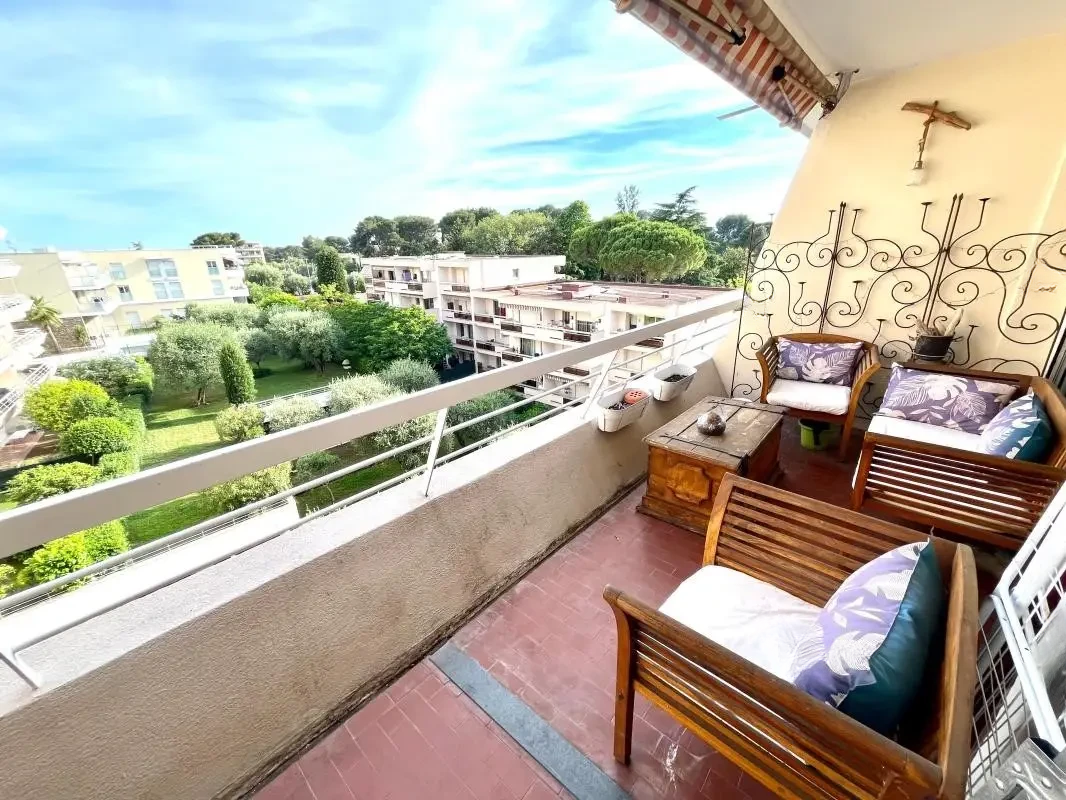 Flat in Cannes, France, 65 m² - picture 1