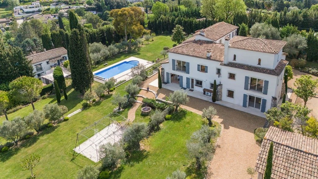 Flat in Cannes, France, 600 m² - picture 2
