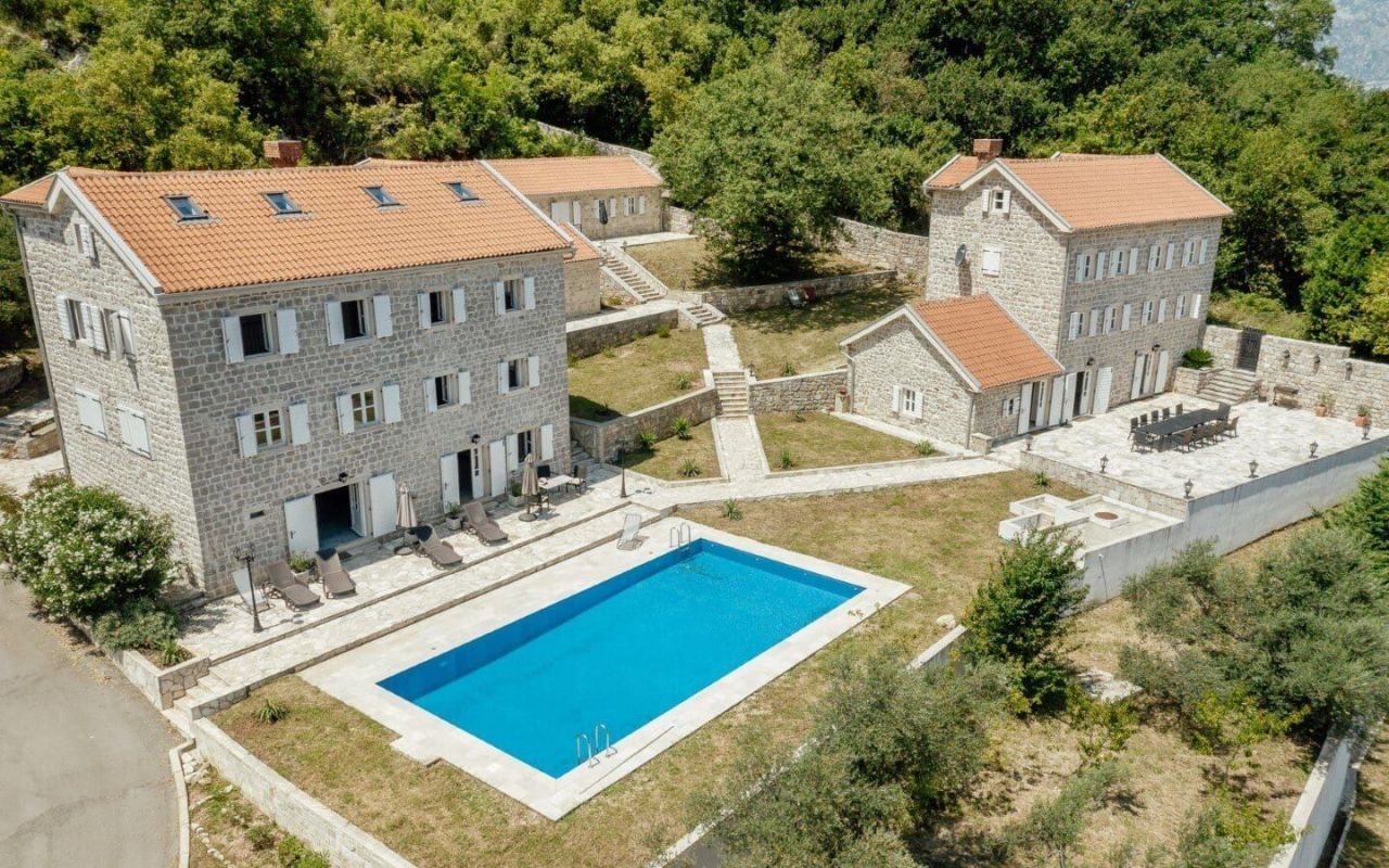 House in Prcanj, Montenegro, 800 m² - picture 4