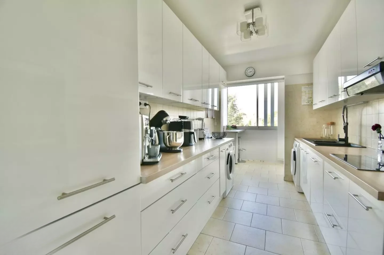 Flat in Cannes, France, 79 m² - picture 3