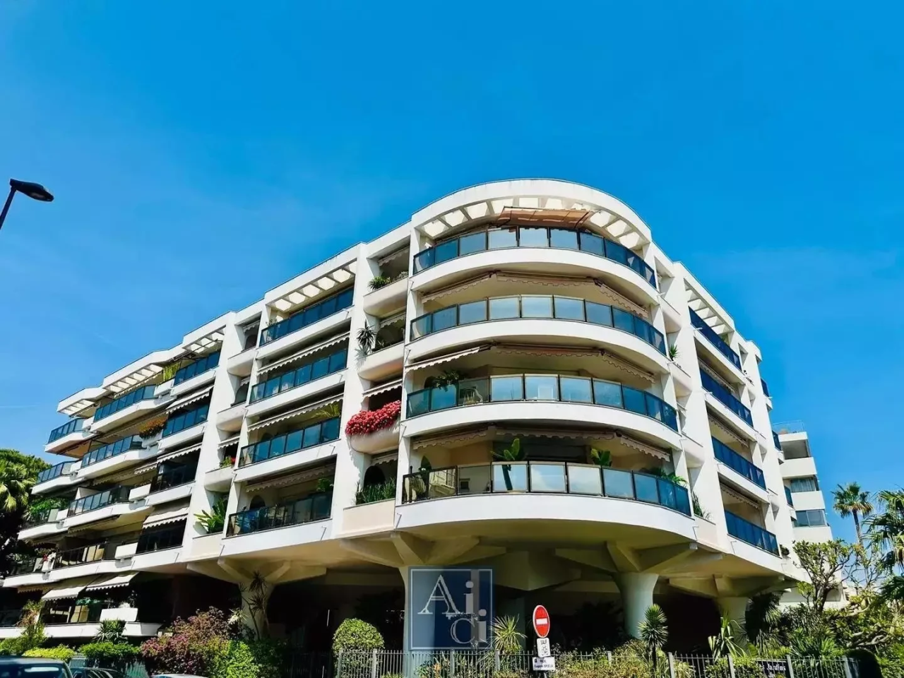 Flat in Cannes, France, 165 m² - picture 3