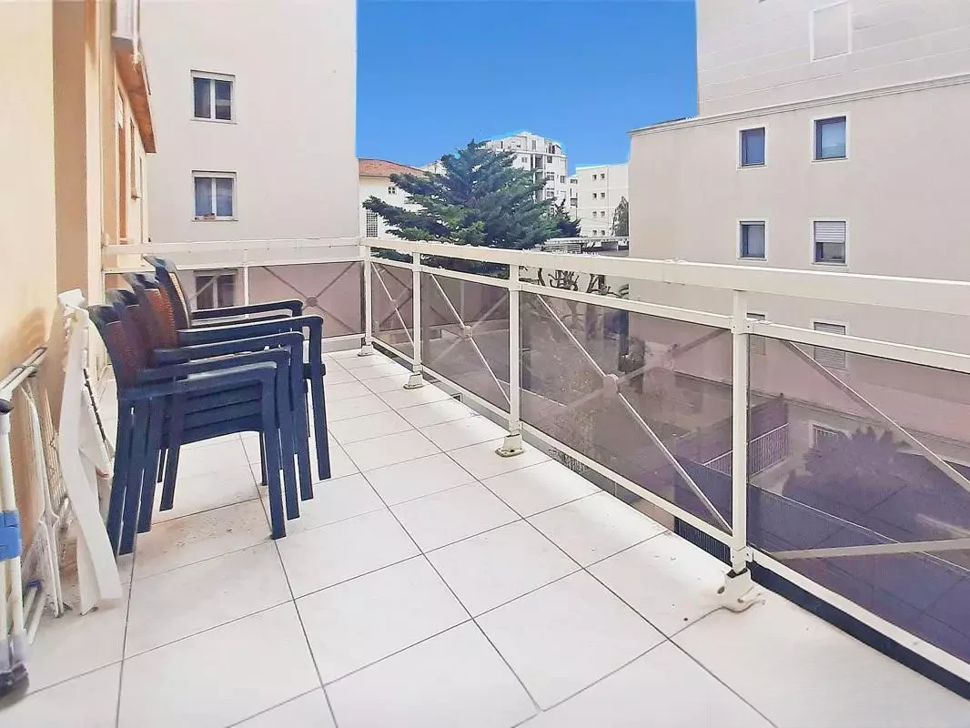 Flat in Cannes, France, 74 m² - picture 4