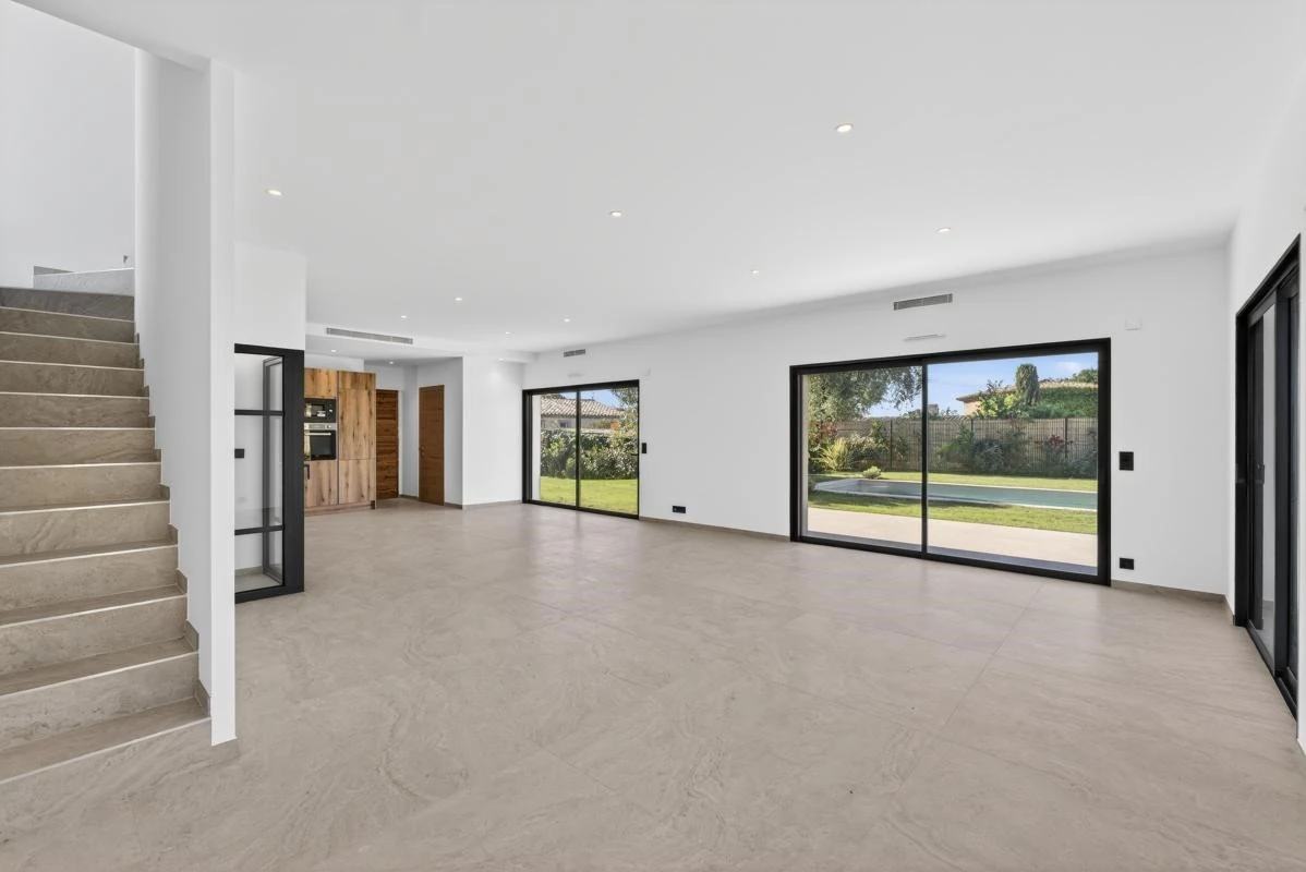 Flat in Cannes, France, 163 m² - picture 5